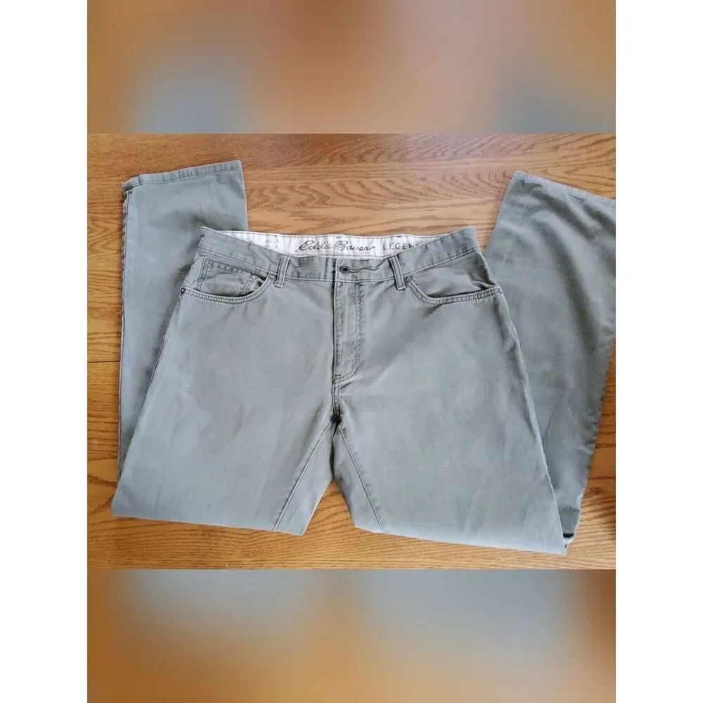 P32 Eddie Bauer Legendwash Light Sage Cotton Mens straight leg Casual Pants